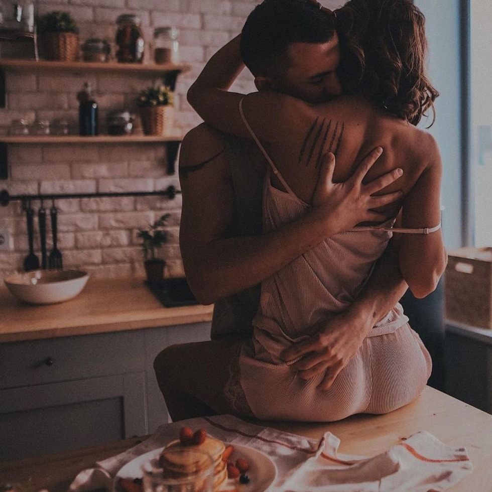 Kiss of the female breast