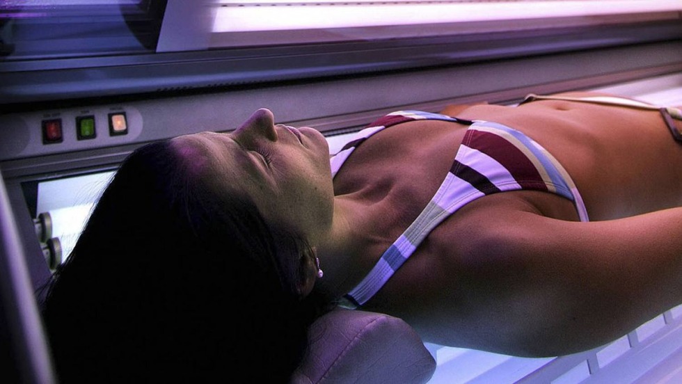 Homemade butt in bed