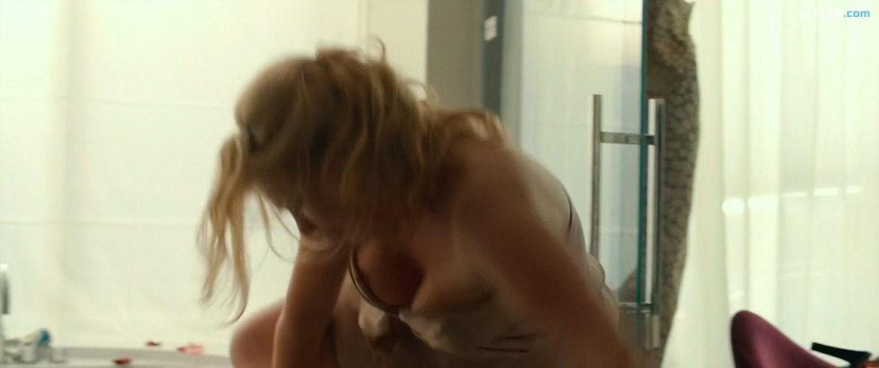 Ekaterina Vilkova in the bath a dawn