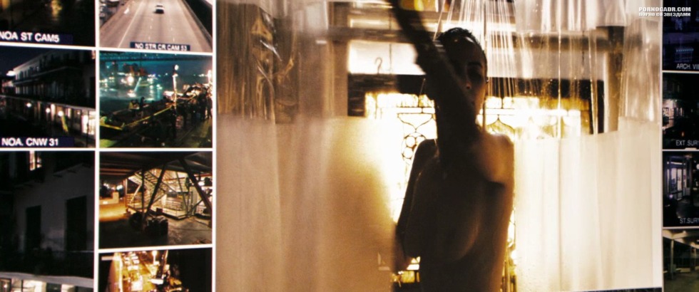 Paula Patton in the film Traffic