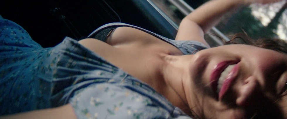 Paula Patton in linen