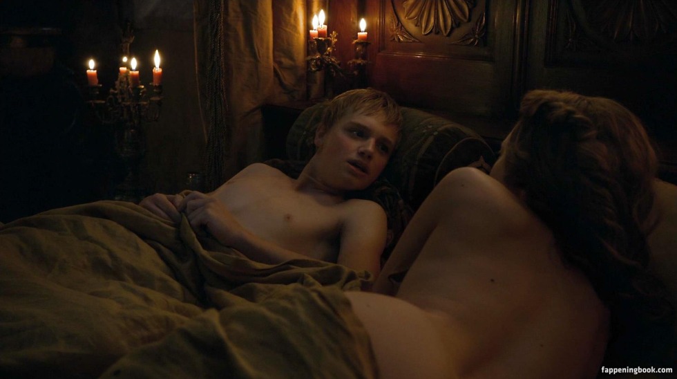 Naked Natalie Dormer in the series Tudora