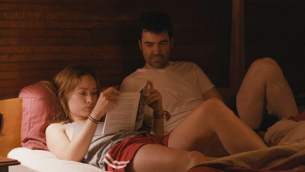 Lasks under the blanket