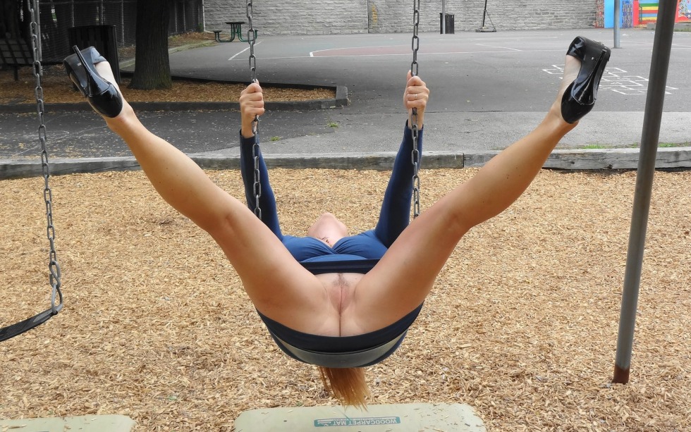 Photos of Kola Fibi Sandra without panties