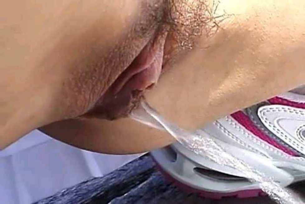 Cum in a skirt without panties