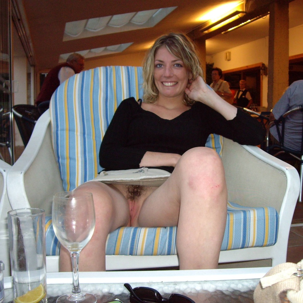 Gambe Sexy Upskirt Senza Mutandine Granny