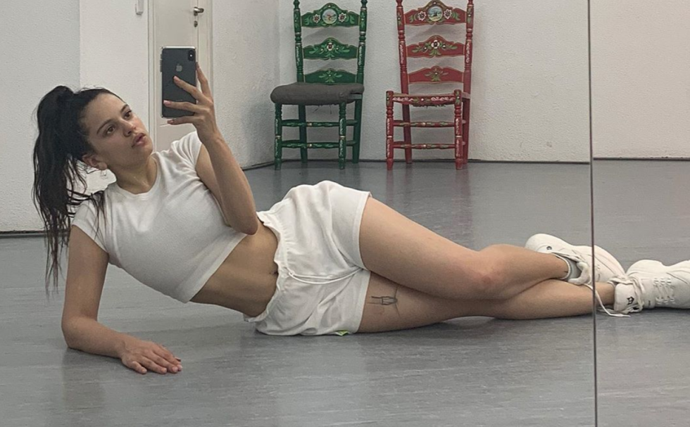 Rosalía legs