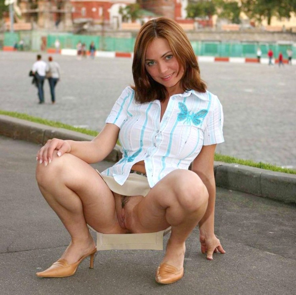 Girls in pantyhose without panties