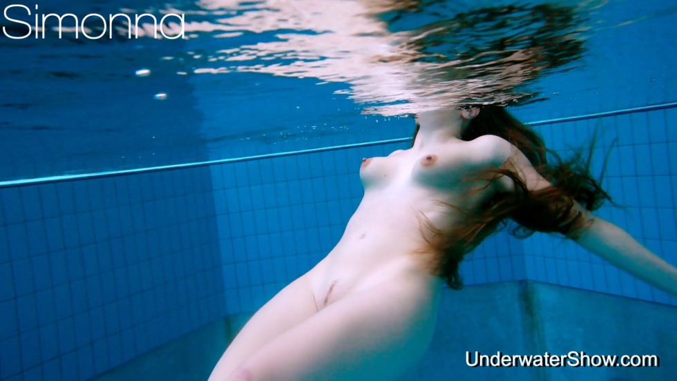 Nikki Thorne Naked Diving