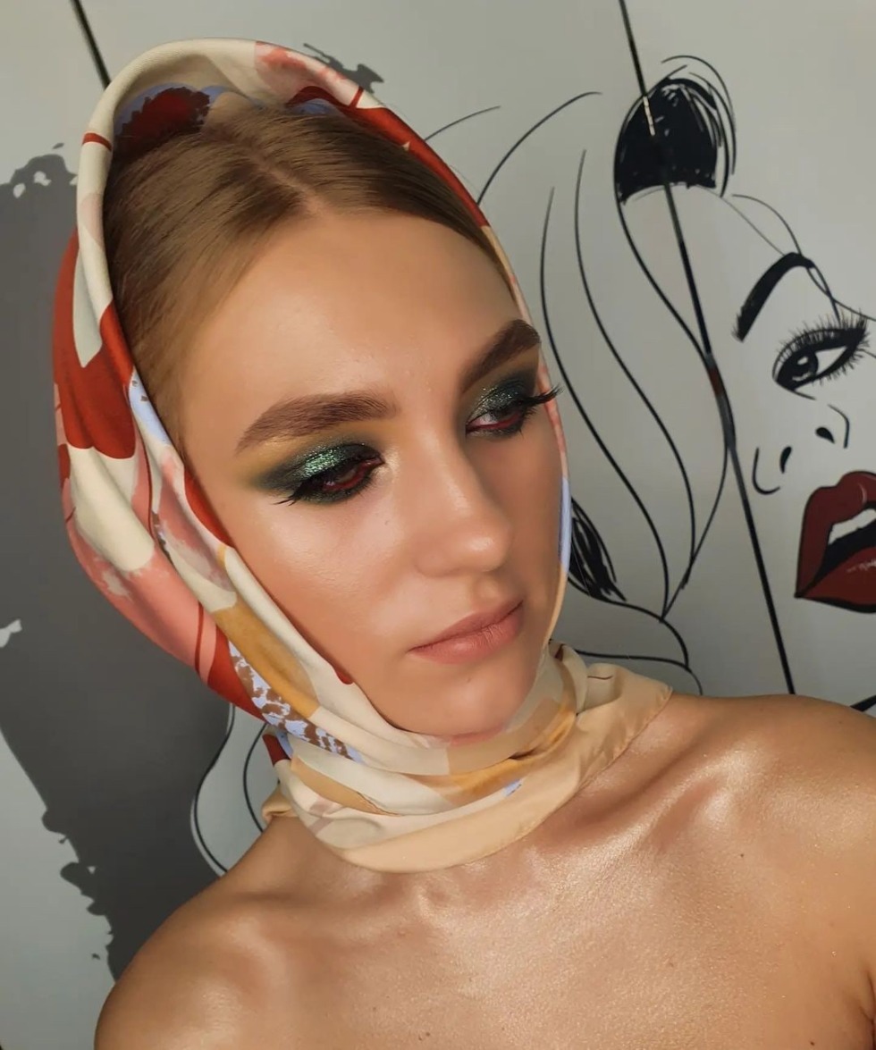 Actress Anna Kovalchuk Tits