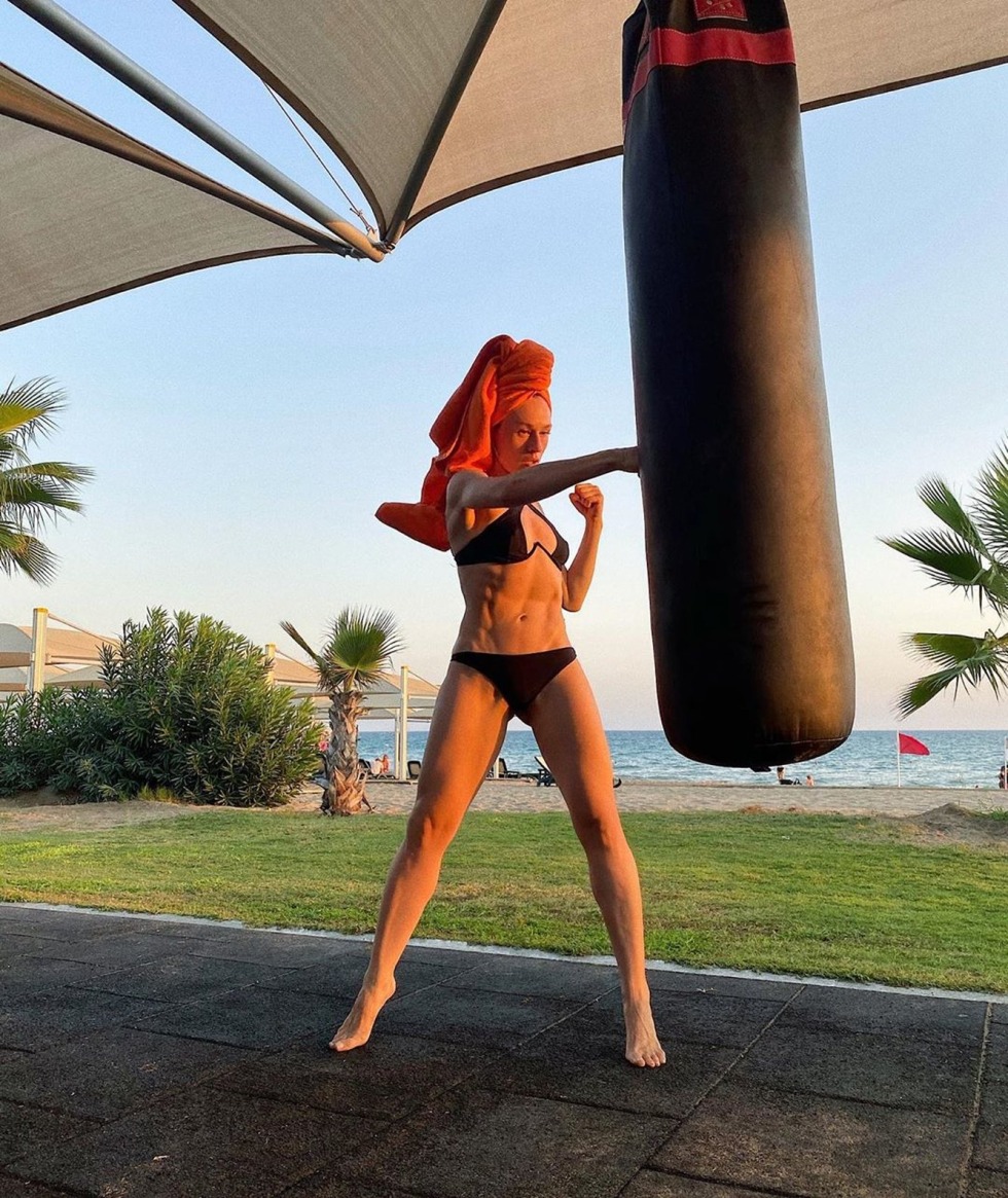 Iowa singer Catherine