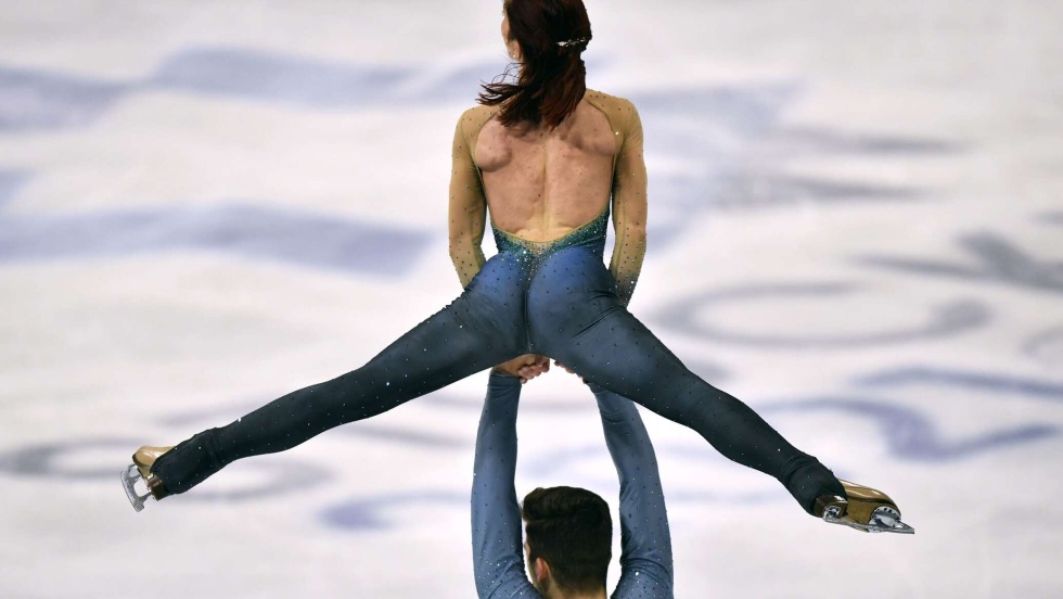 The strangest costumes of skaters
