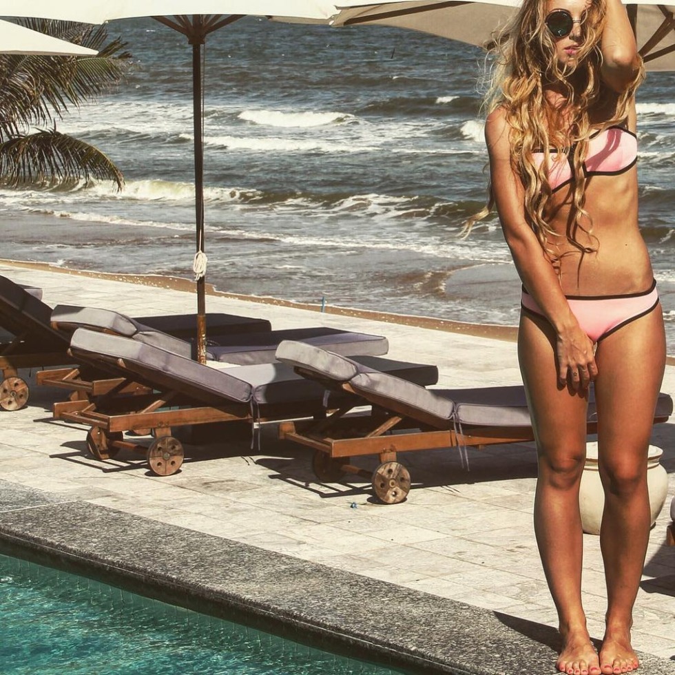 Jess Sausern in shorts