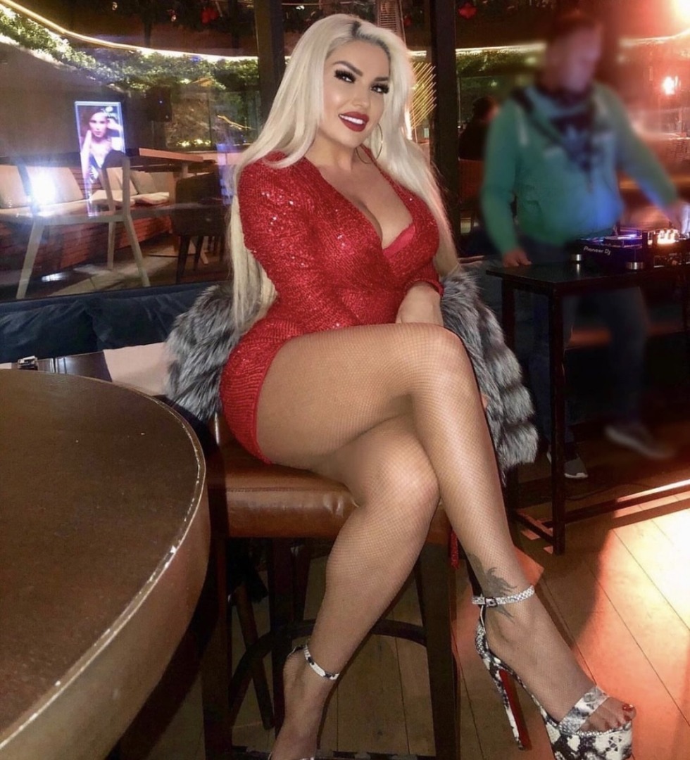 Giant Breast Expansion Comics