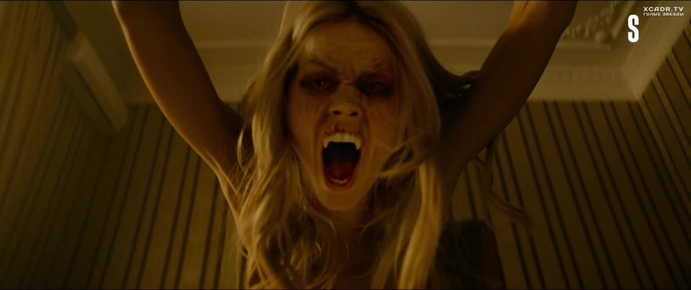 Ekaterina Vilkova in the bath a dawn