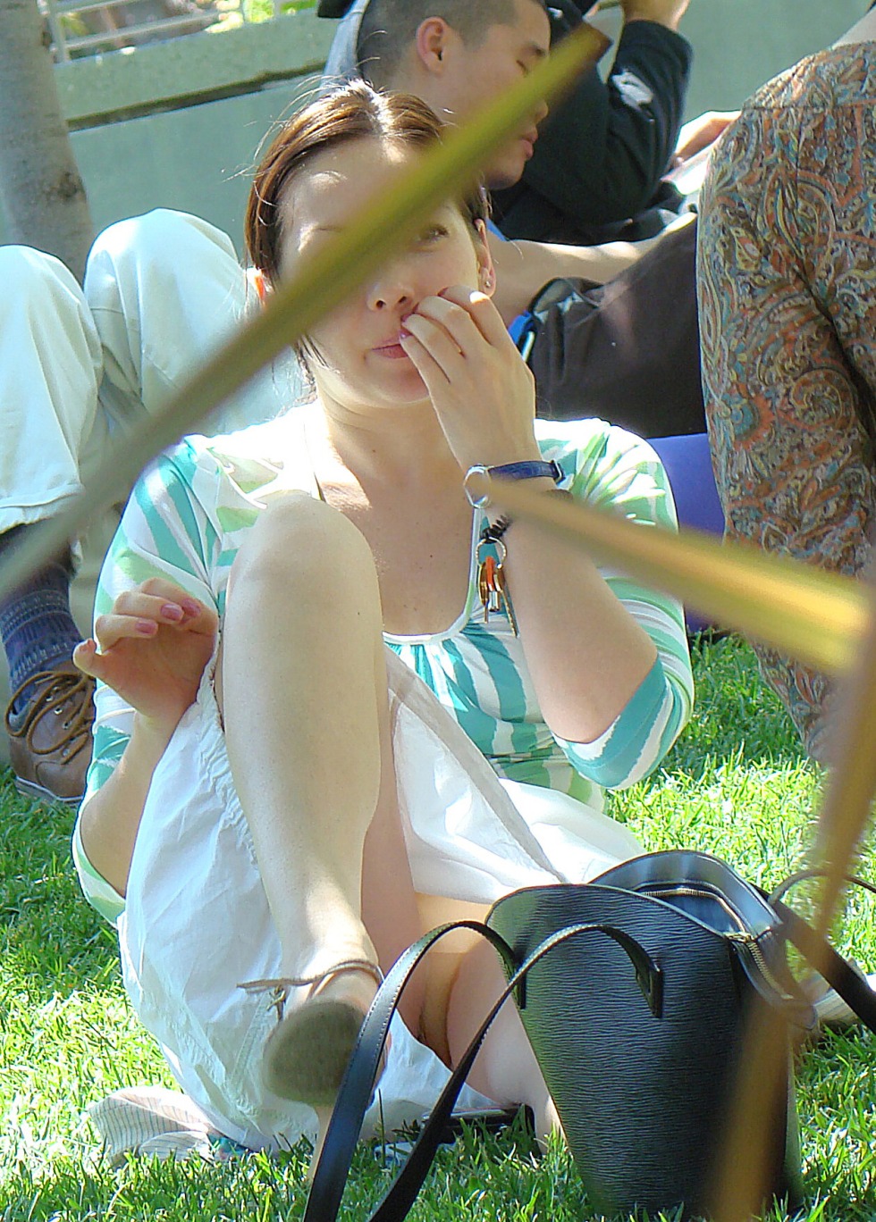 Girls without panties in the store