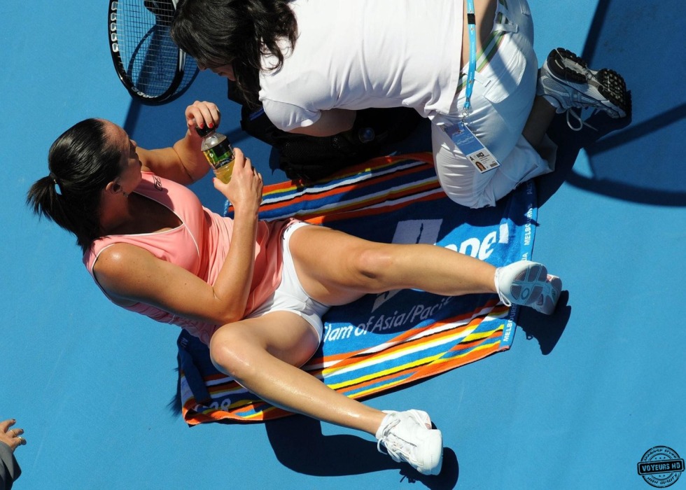 The girl lit dumplings