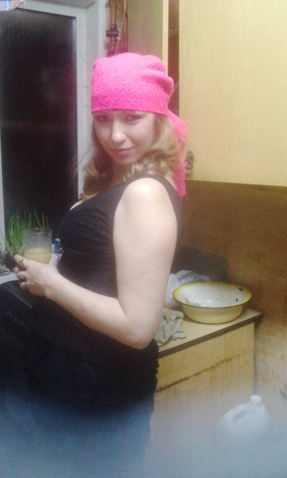 Pavel's wife is unsafamile