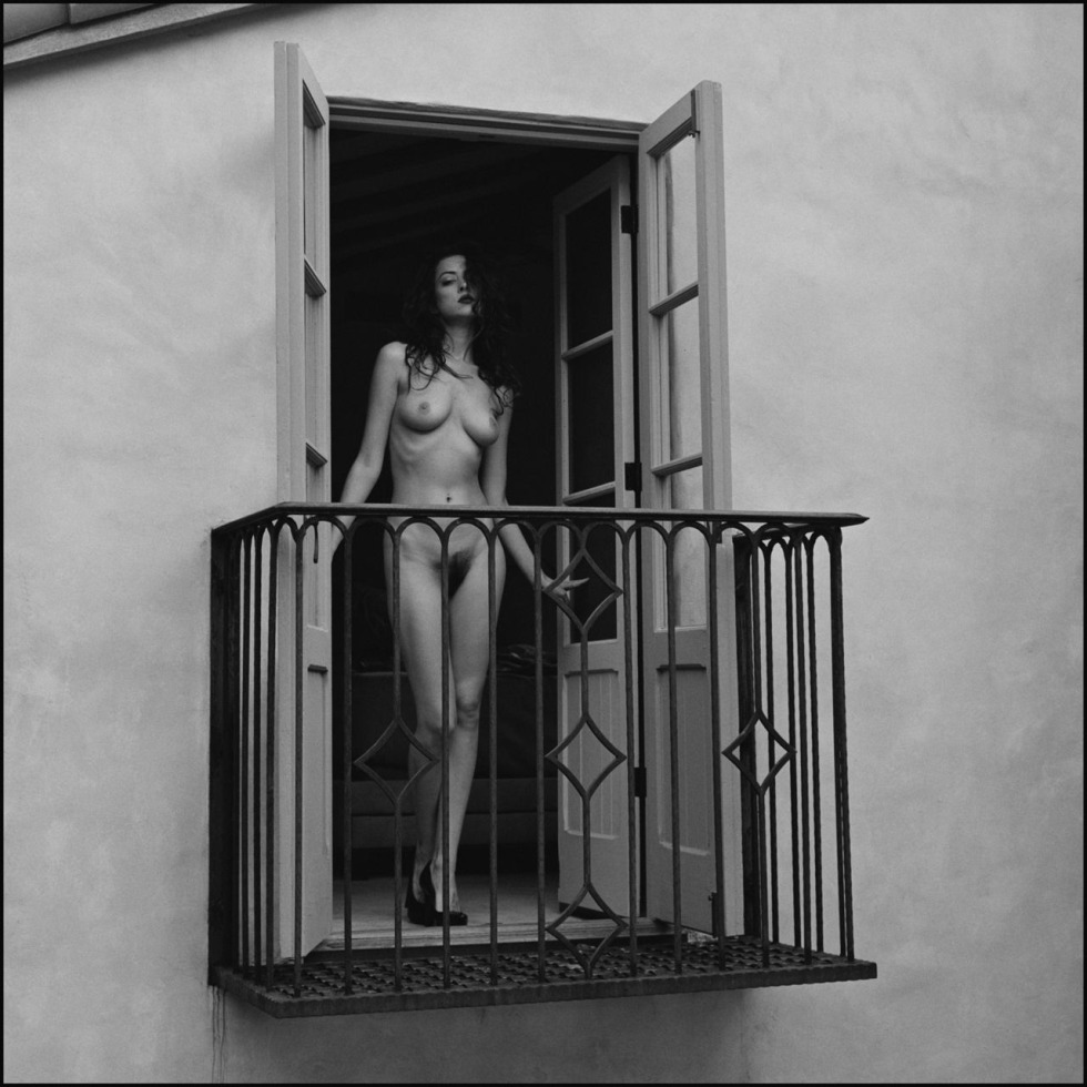 Naked chicks in public places