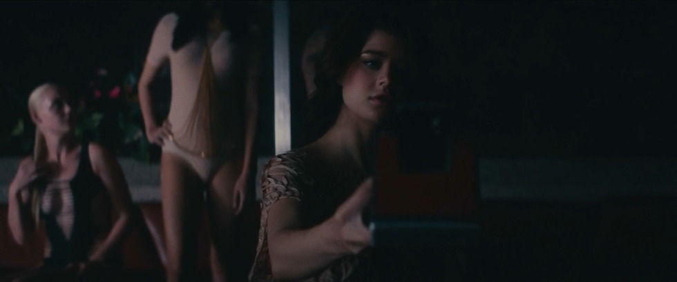 Actress Courtney Iton Nude