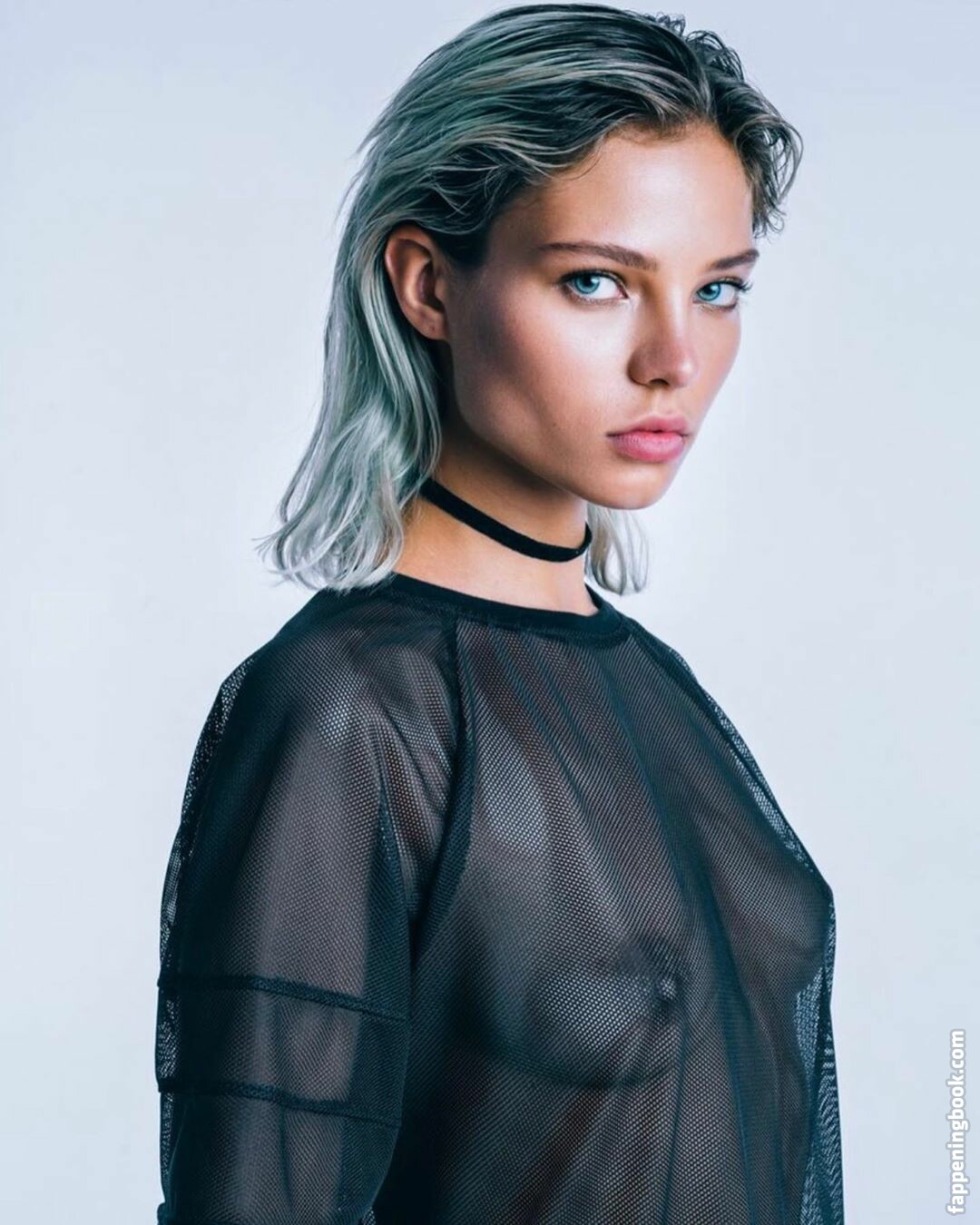 Alesa Kafelnikova Bali