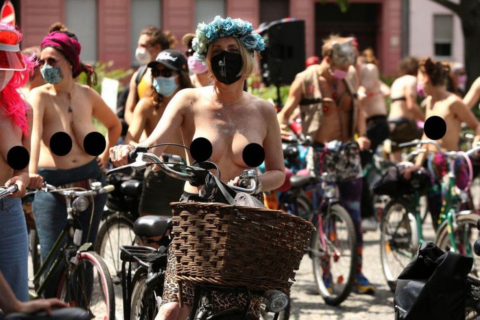 Women with naked breasts