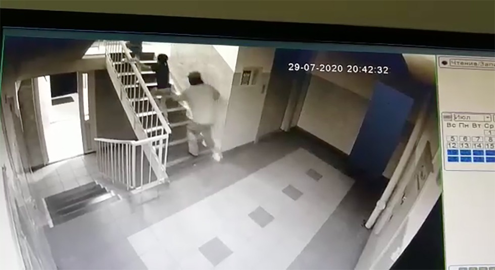 Video surveillance in the entrance