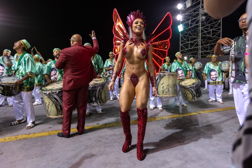 Andrea Martins Brazili Carnival