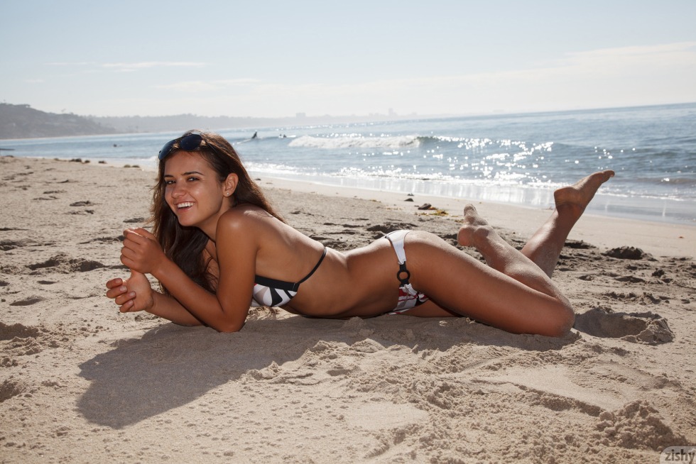 Shantal Monique Shantal Monique 2020