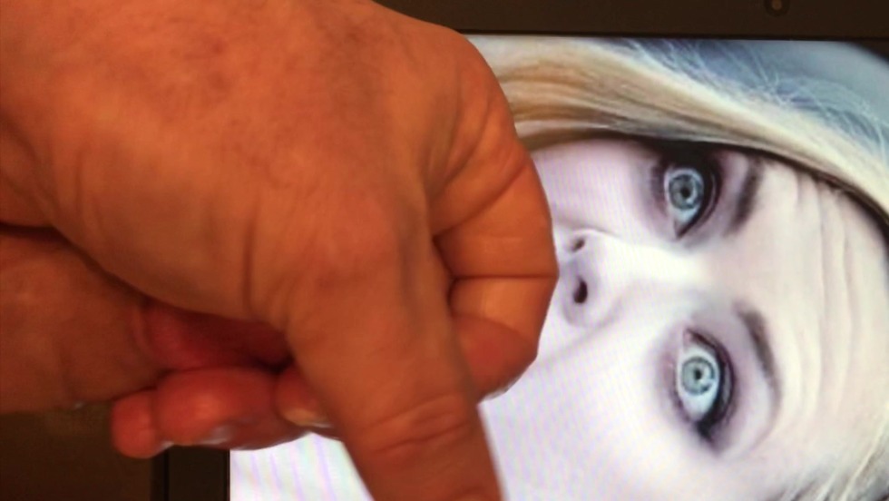 Amanda Seyfrid hackers 2017