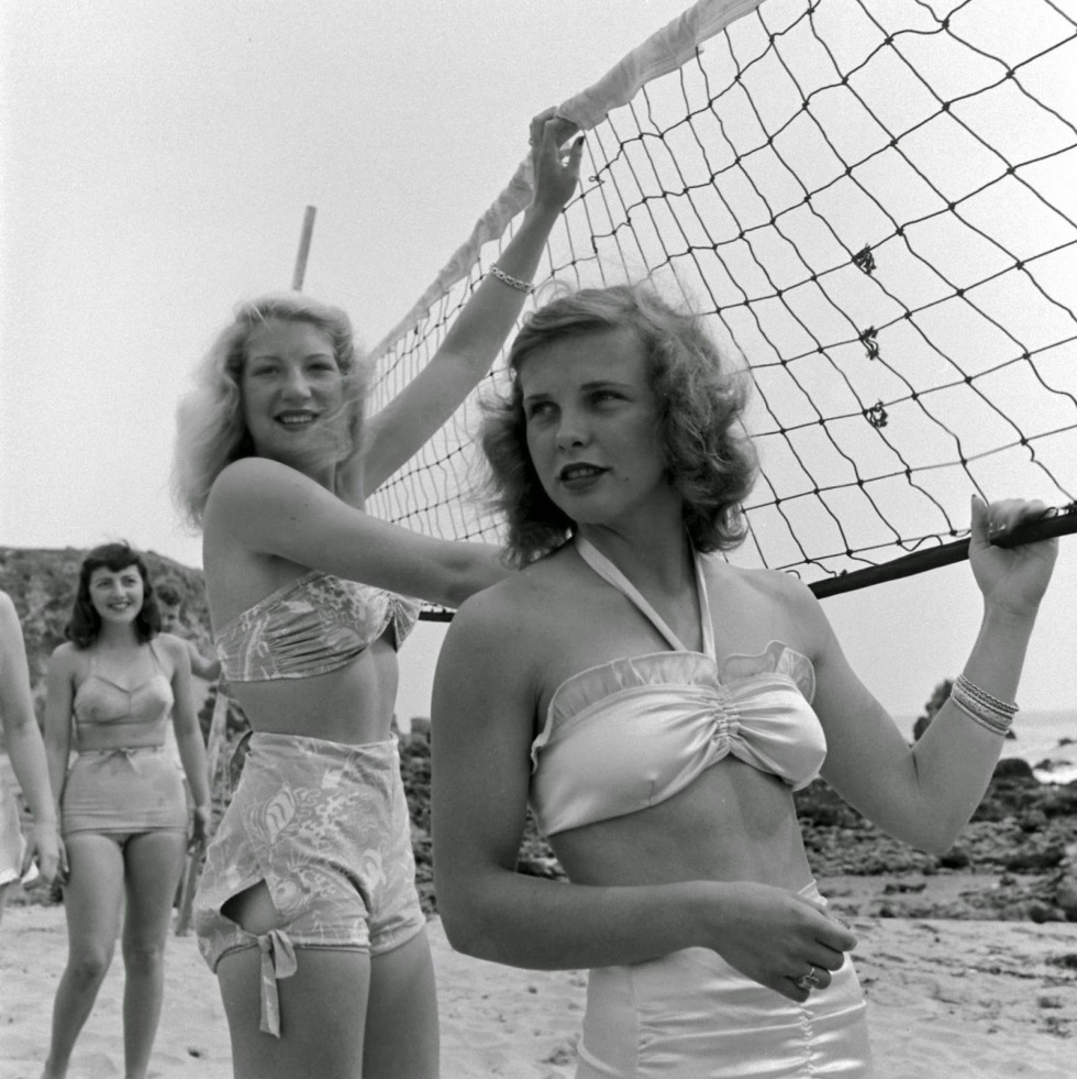 Bikini contests 90 x