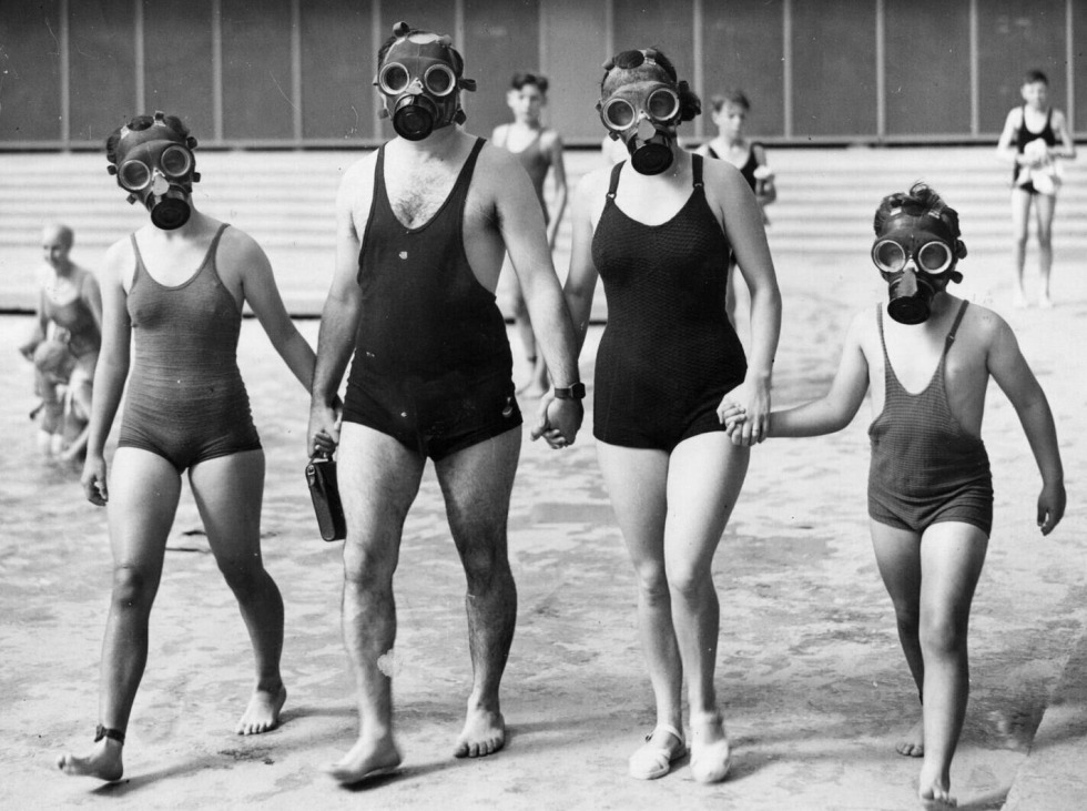 1961. Medical female beach in Gagar