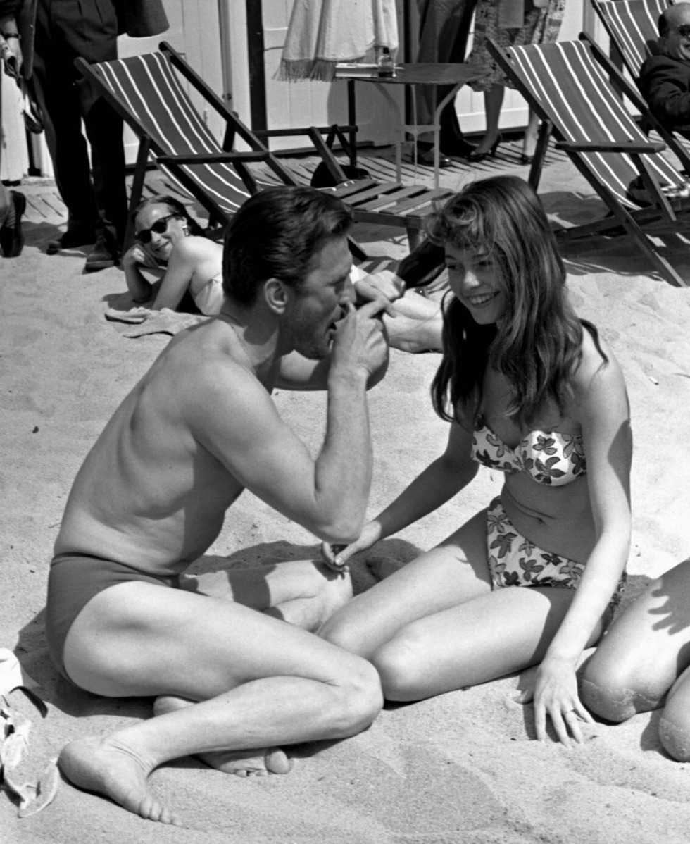 Beauty contest on the beach retro