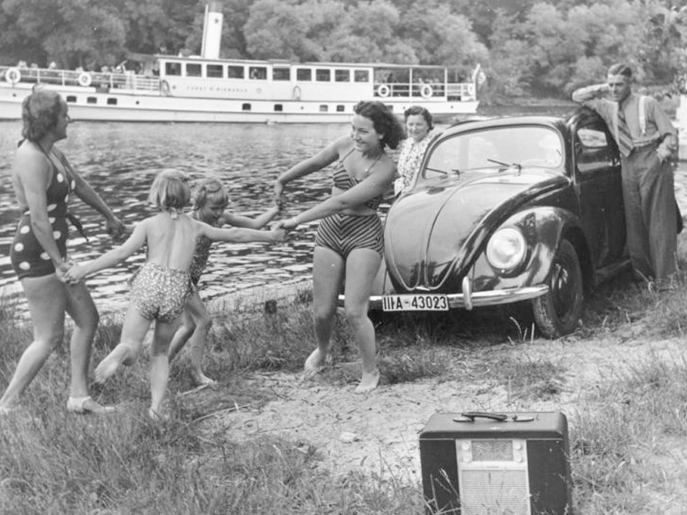 Retro photo shoot on the beach