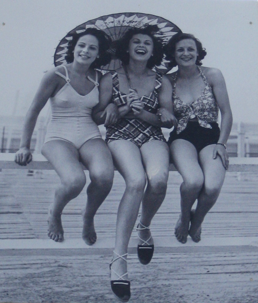 Swimwear of the 20s of the 20th century