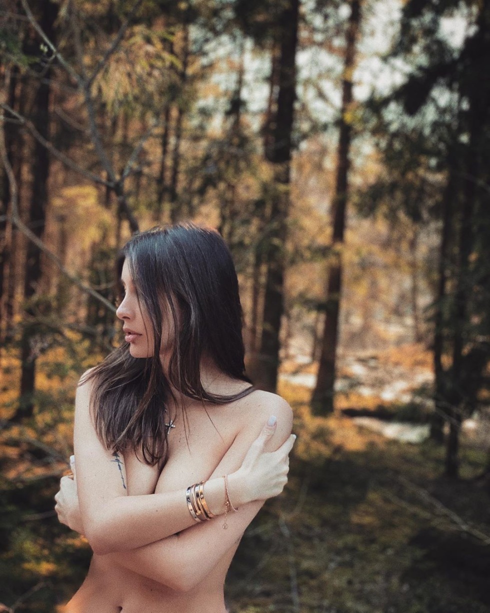 Singer Katie Topuria. Porno