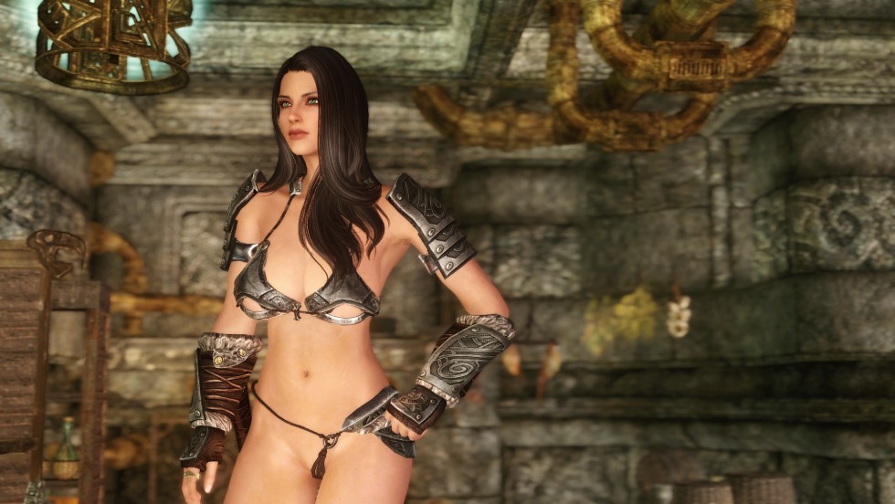 Woman Comes Threesome