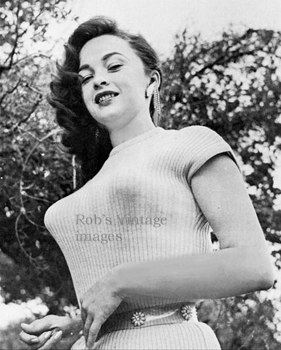 Betty Brosmer 2020