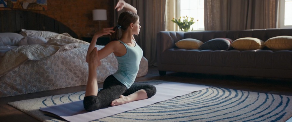 Catherine Spitz barefoot