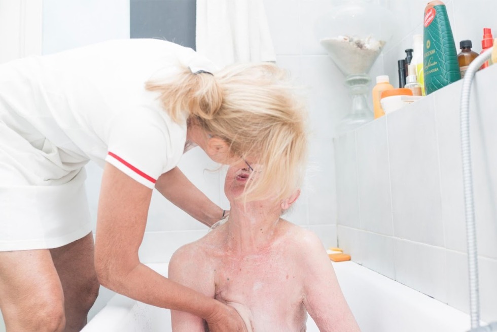 Naked old grandmas in the bath