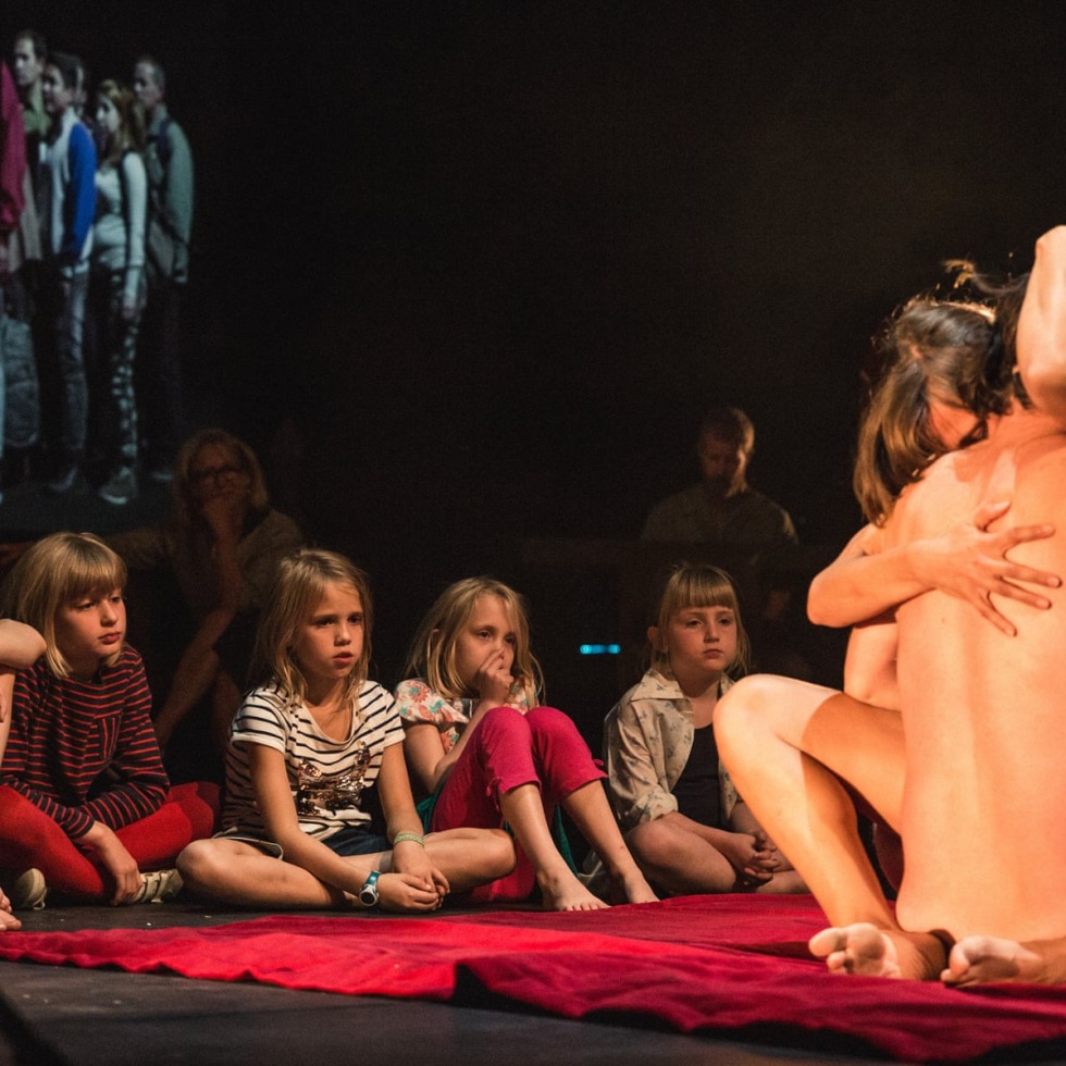 Casting of naked actresses in the theater