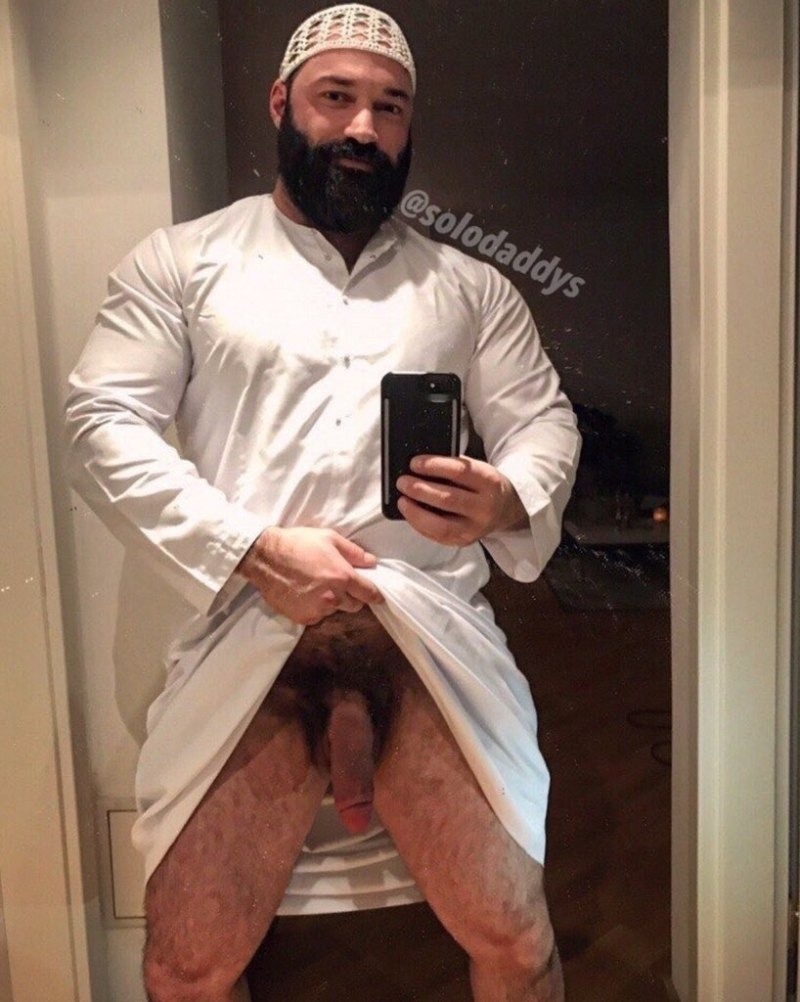 Arab men without panties