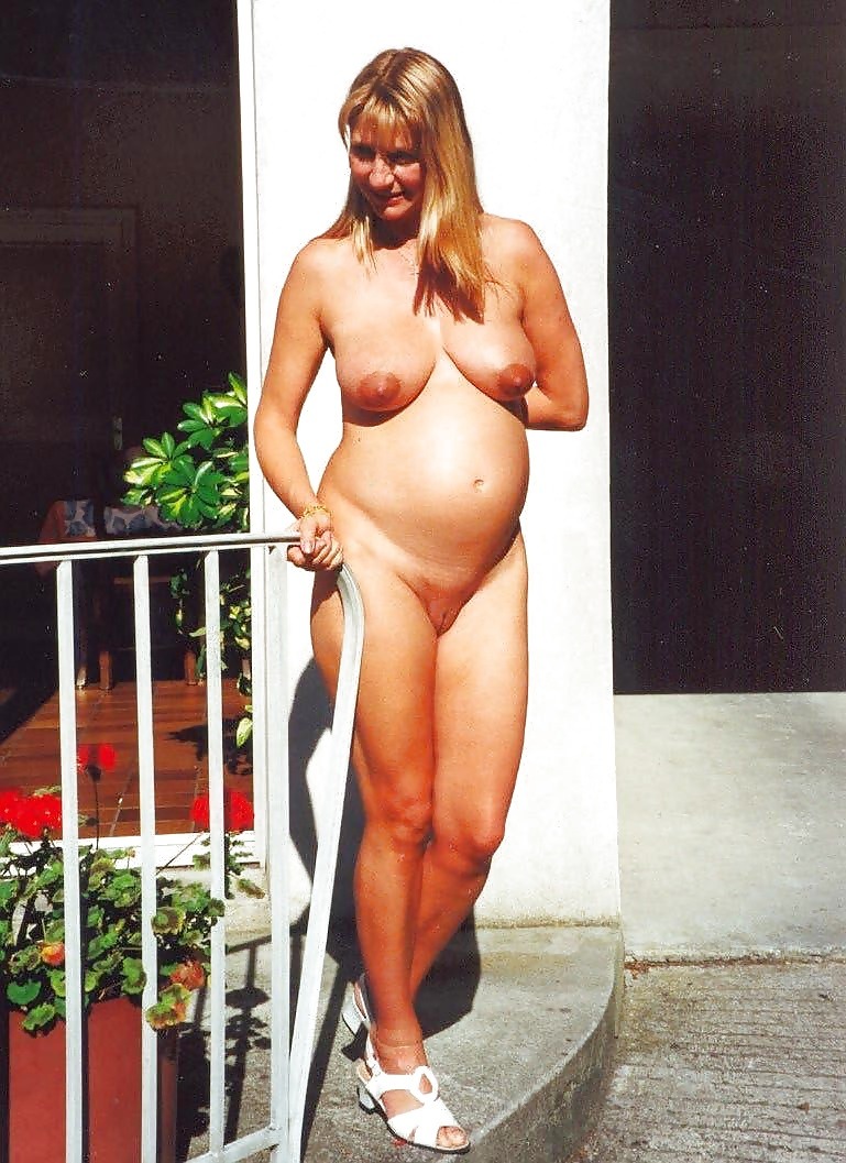 Retro pregnant nudists