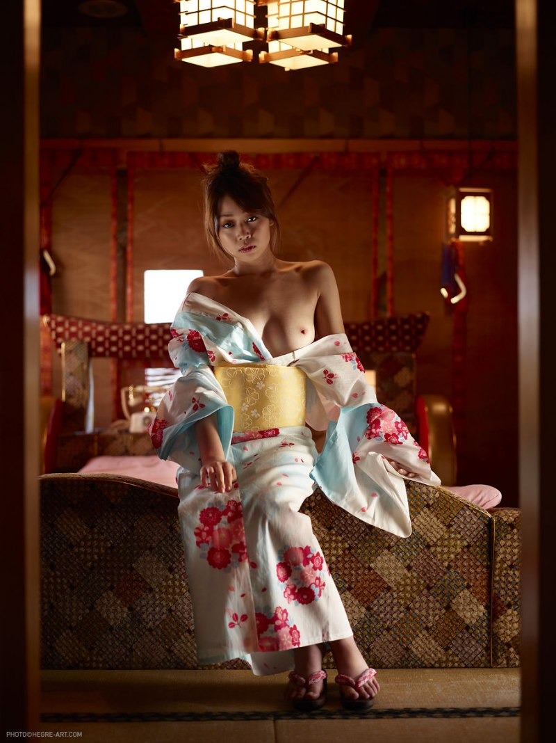 Erotic photo shoot of Geisha