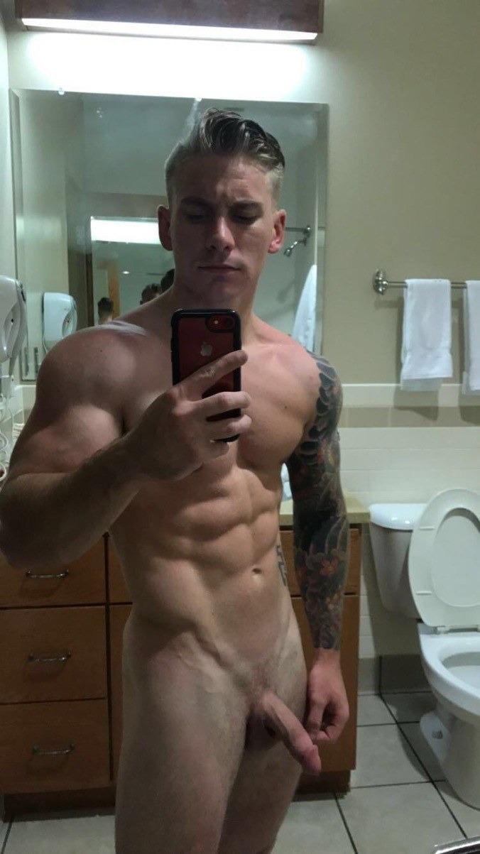 Erotic selfies of guys