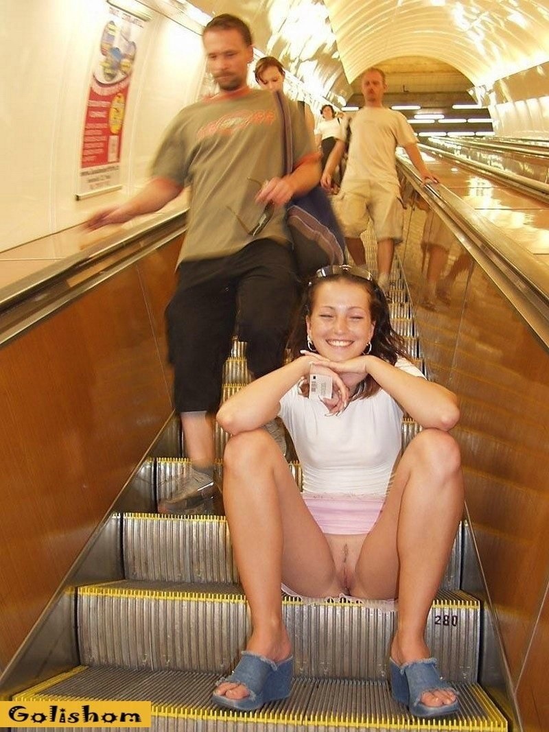 Girls without panties in the subway