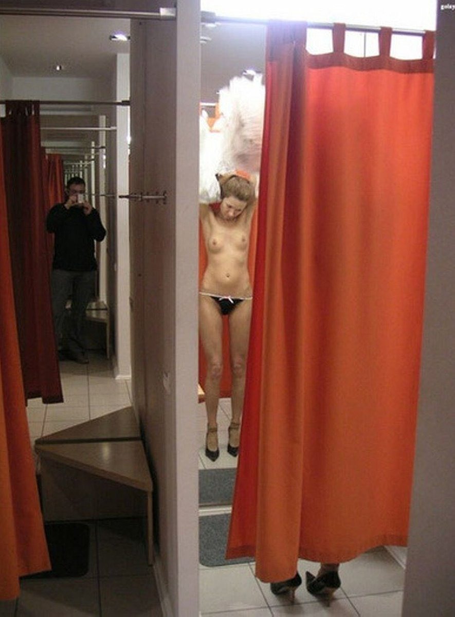 Naked girls in the fitting room