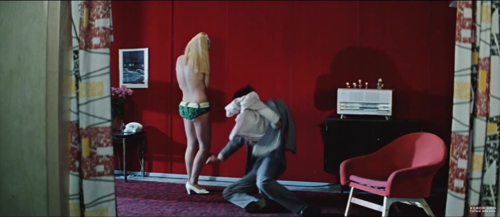 Light diamond arm chest