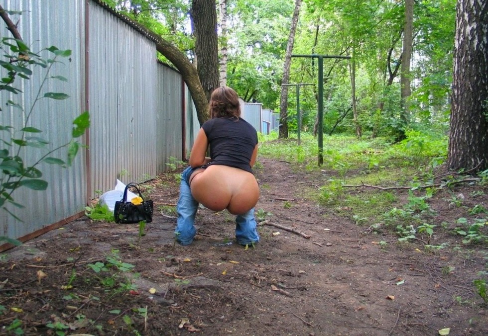 Showed the ass in the bushes