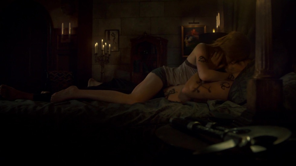 Katherine Maknamara Naked Arrow